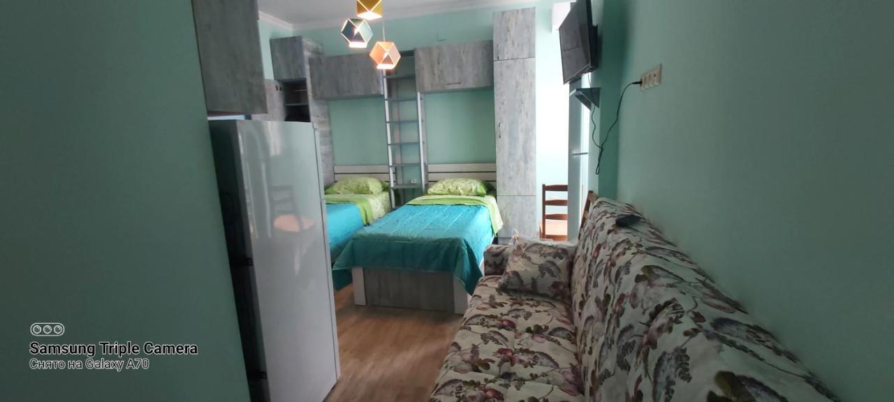 Студия Радуга У Моря Колхида Batoumi Extérieur photo