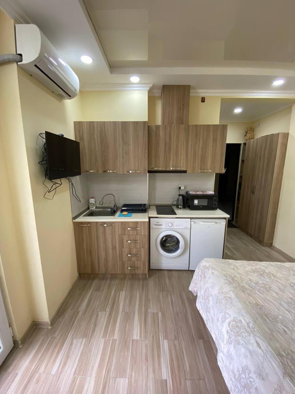 Студия Радуга У Моря Колхида Batoumi Extérieur photo