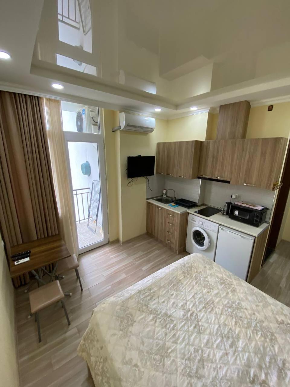 Студия Радуга У Моря Колхида Batoumi Extérieur photo